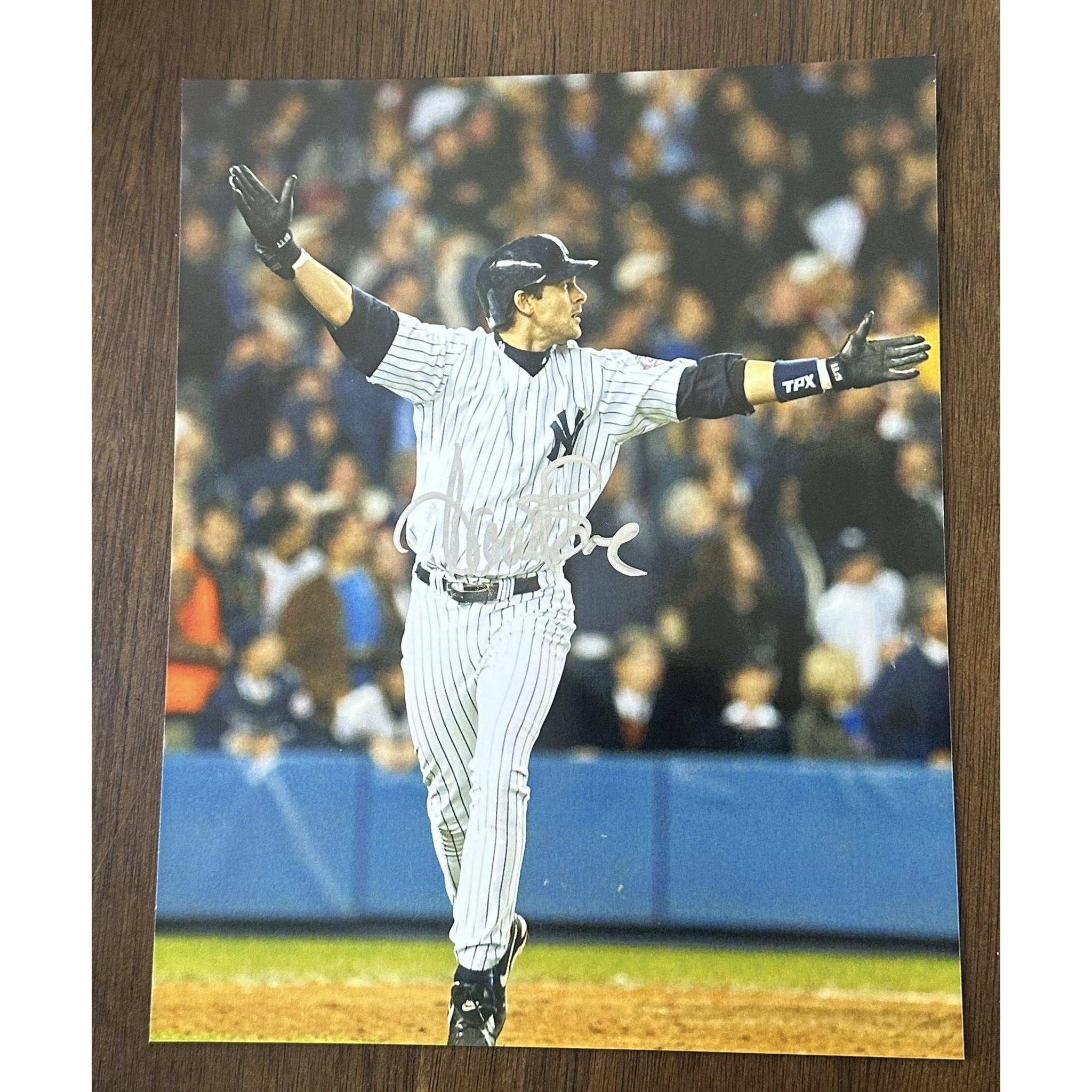 Aaron Boone New York Yankees Autographed 8x10 Photo Walk-off Home Run-Right Off The Field