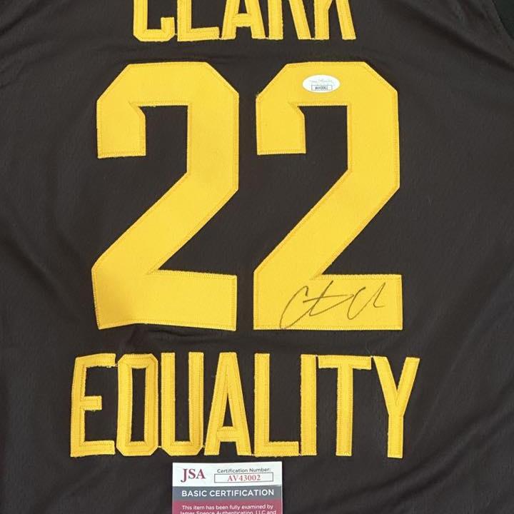 Caitlin Clark Autographed Iowa Hawkeyes Jersey JSA COA-Right Off The Field