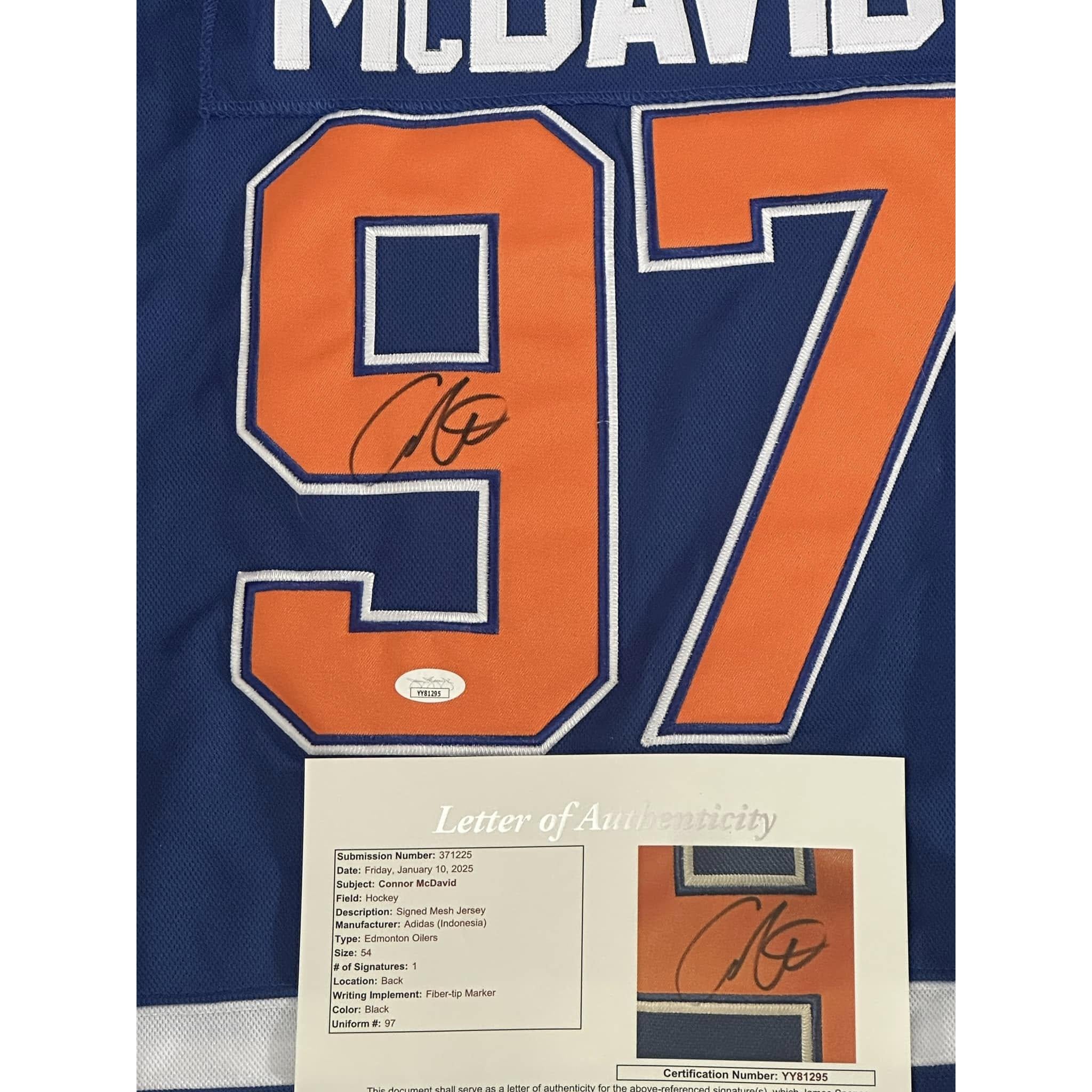 Connor McDavid Autographed Edmonton Oilers Jersey JSA LOA-Right Off The Field