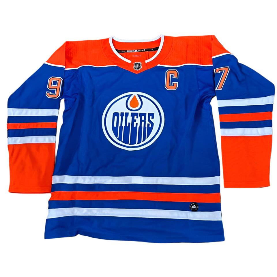 Connor McDavid Autographed Edmonton Oilers Jersey JSA LOA-Right Off The Field