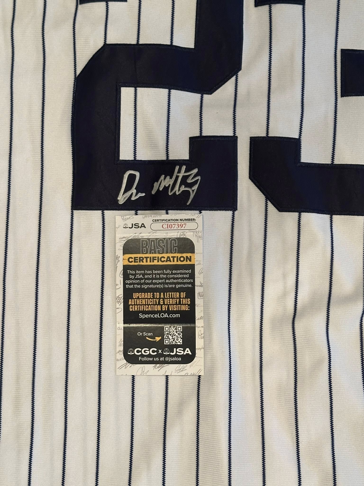 Don Mattingly Autographed New York Yankees Jersey JSA COA-Right Off The Field