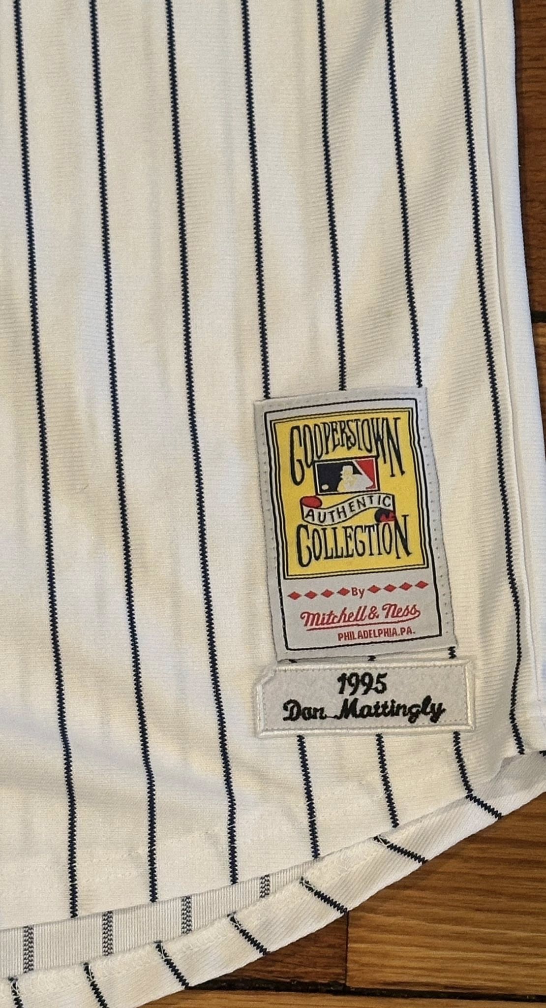 Don Mattingly Autographed New York Yankees Jersey JSA COA-Right Off The Field