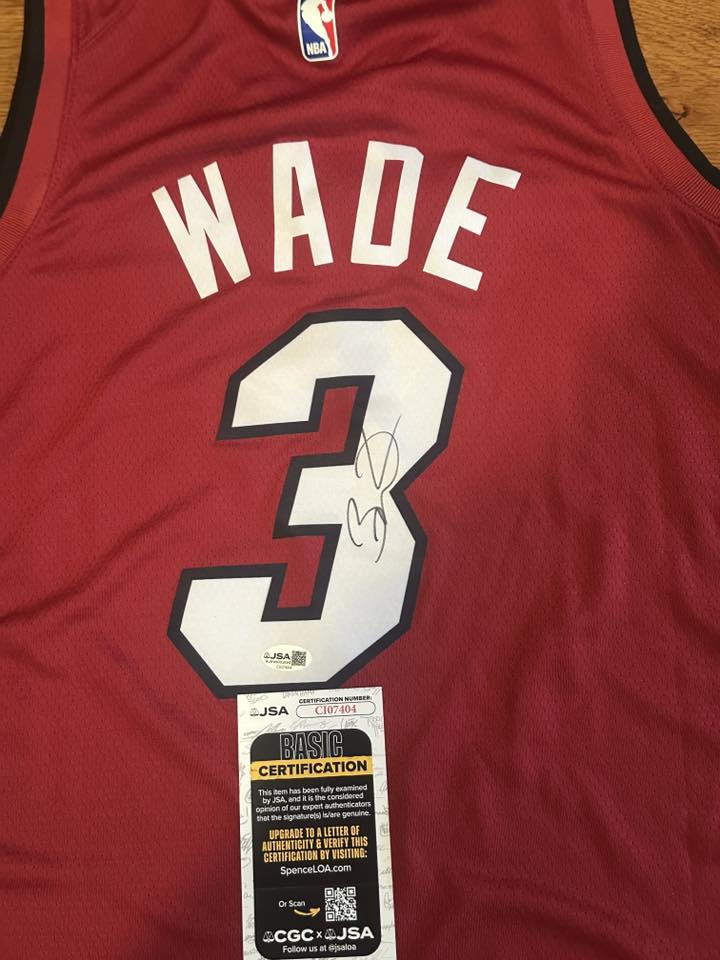 Dwyane Wade Autographed Miami Heat Jersey JSA COA-Right Off The Field