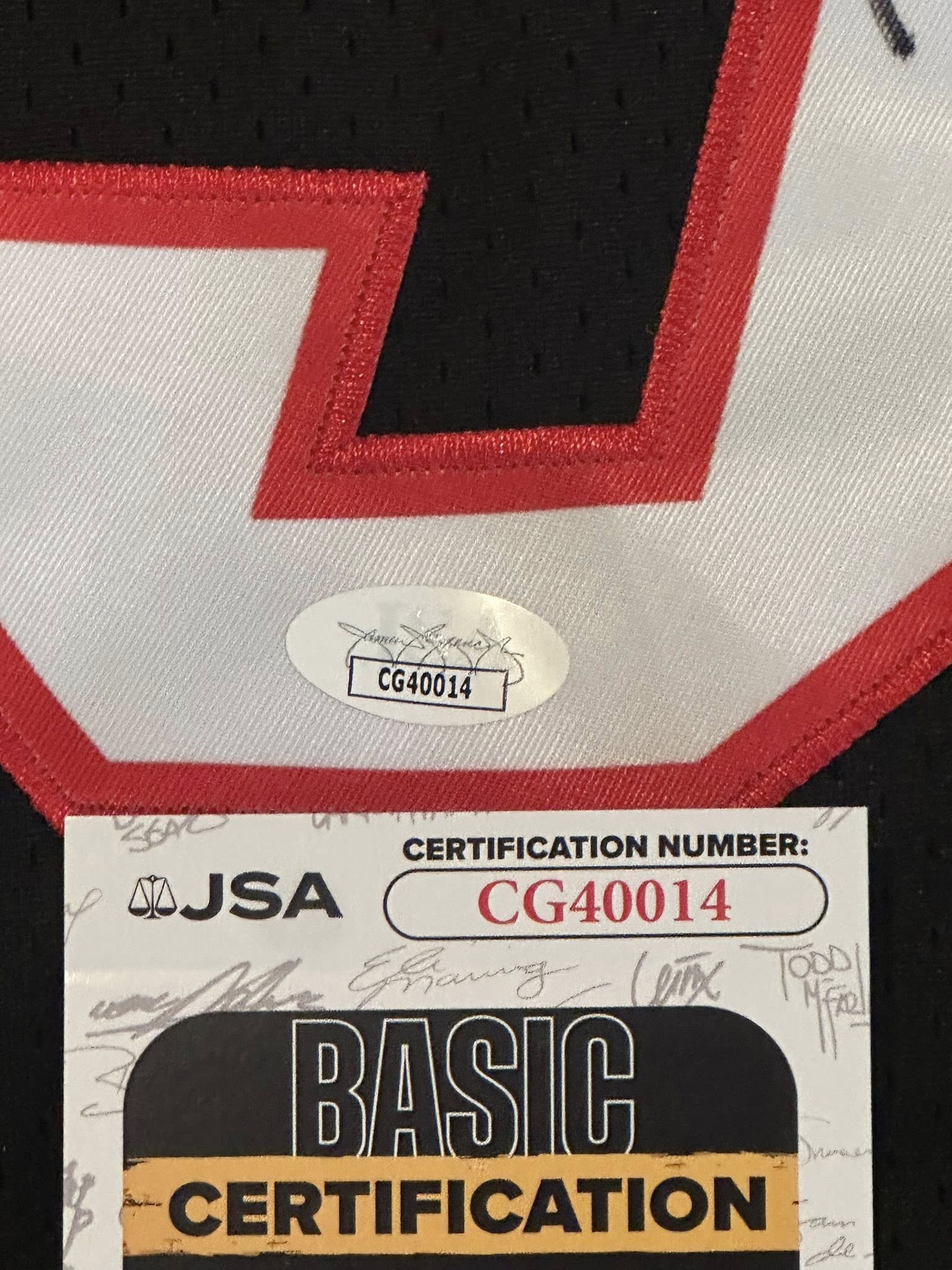 Dwyane Wade Autographed Miami Heat Jersey JSA COA-Right Off The Field