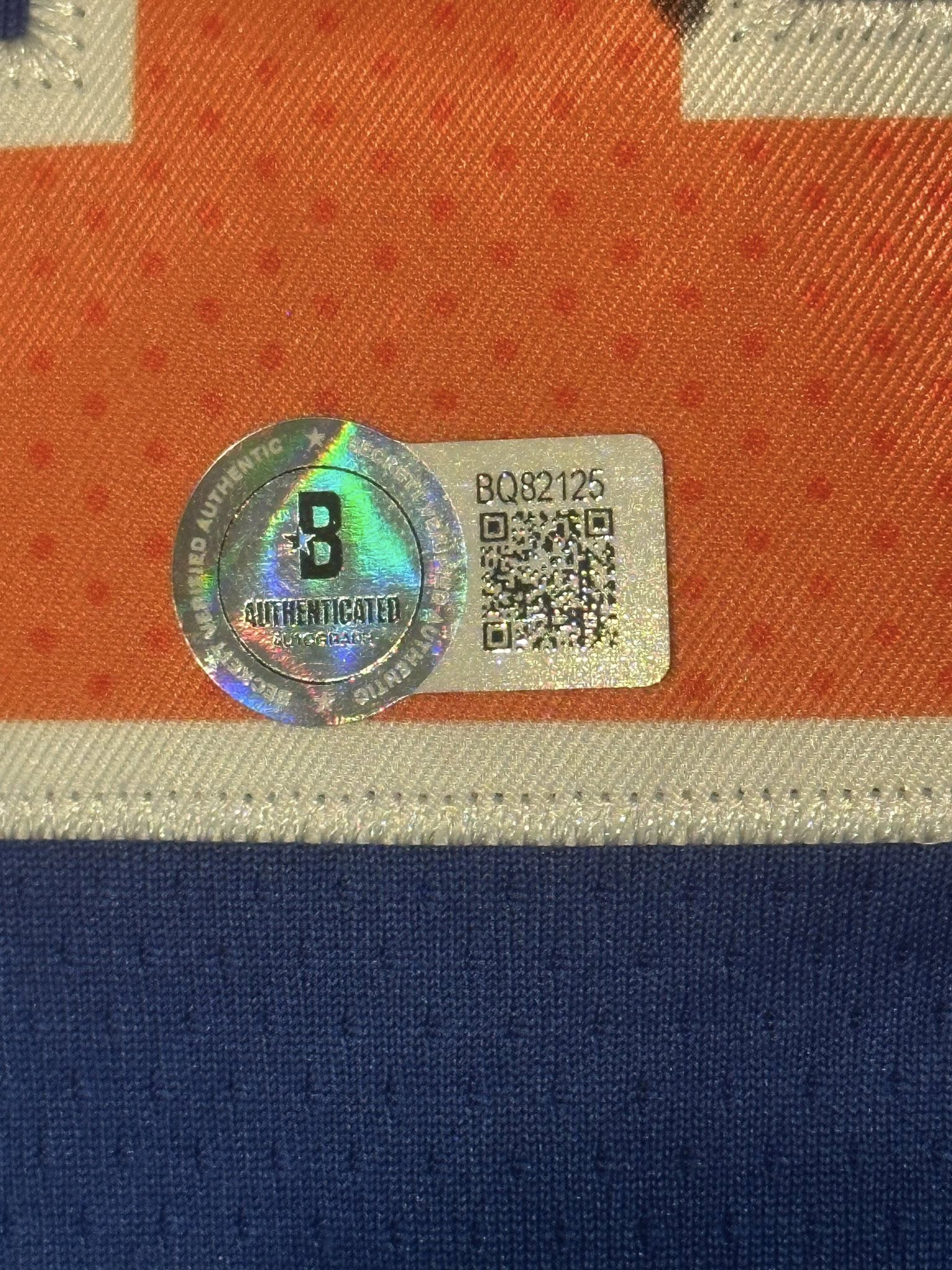 Jalen Brunson Signed Autographed New York Knicks Jersey Beckett-Right Off The Field