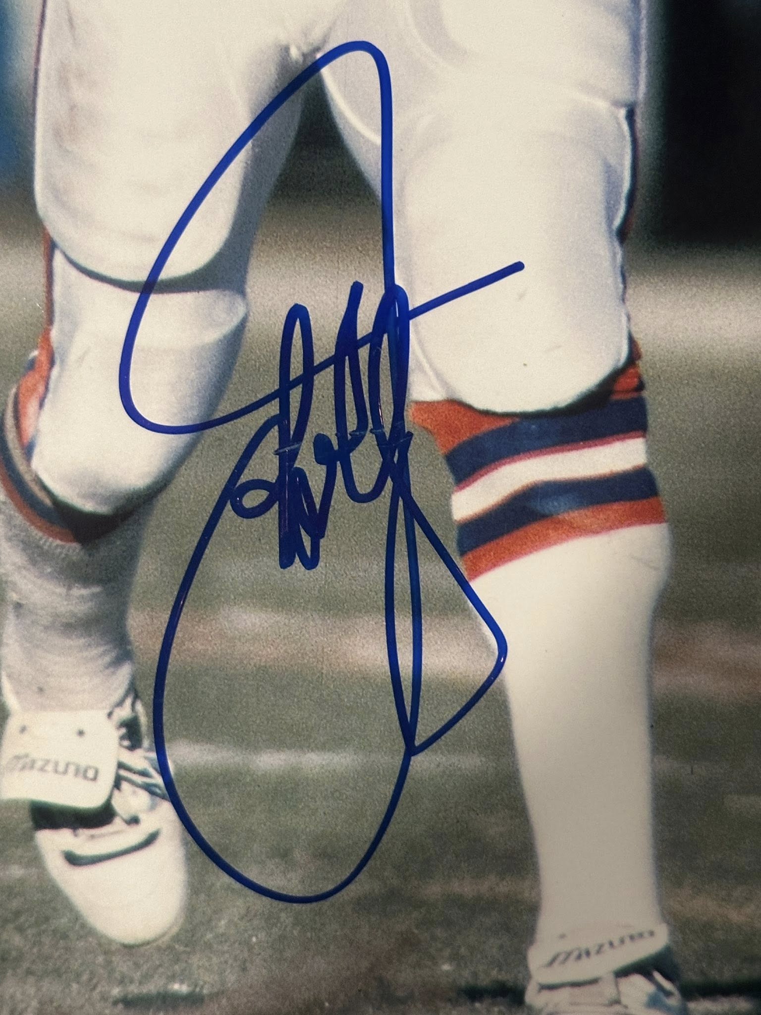 John Elway Denver Broncos Autographed 11x14 Photo JSA COA-Right Off The Field