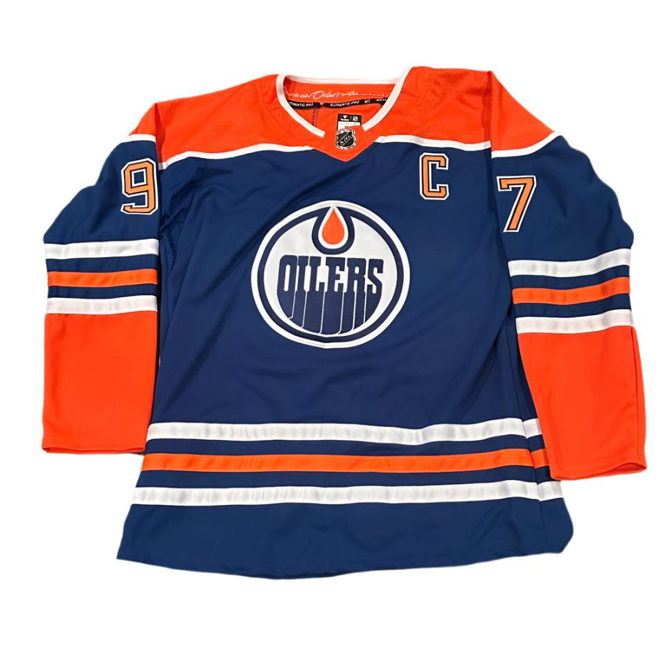 Connor McDavid Autographed Edmonton Oilers Jersey JSA LOA-Right Off The Field
