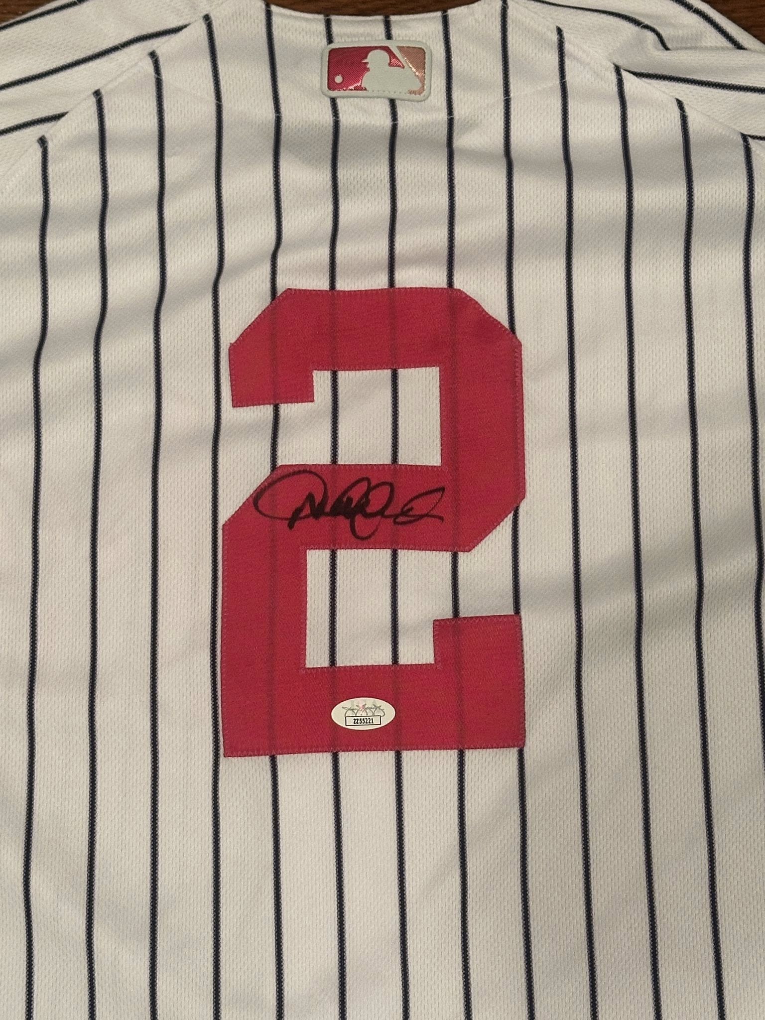 Derek Jeter Autographed New York Yankees Mother's Day Jersey JSA LOA-Right Off The Field