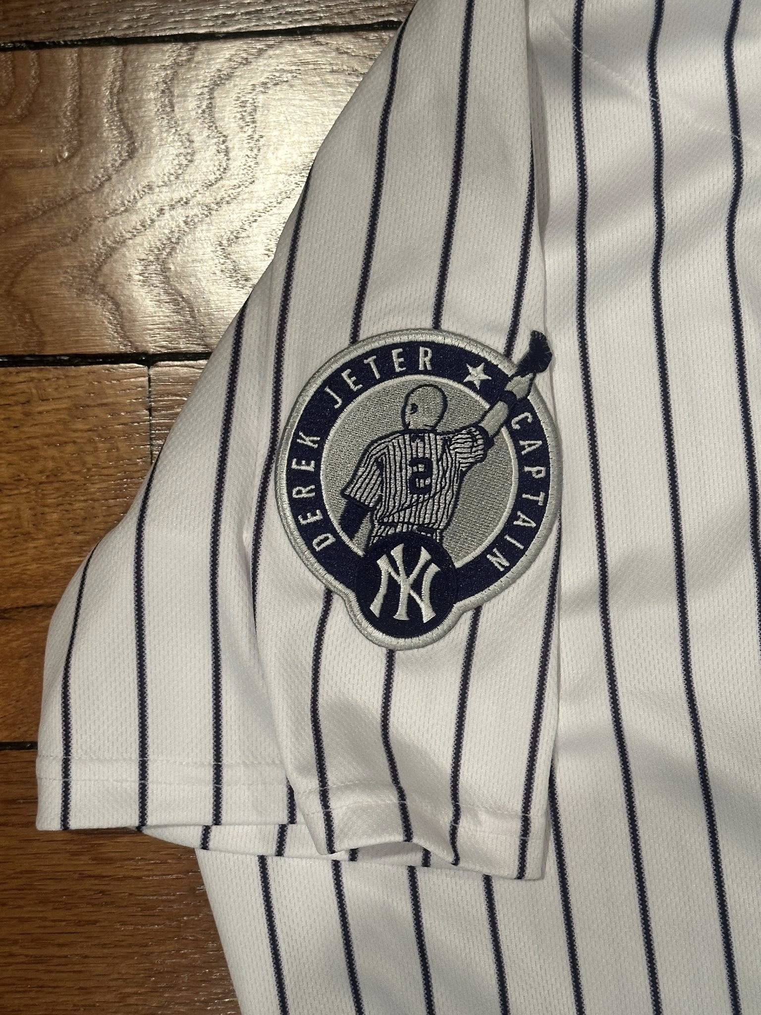 Derek Jeter Autographed New York Yankees Mother's Day Jersey JSA LOA-Right Off The Field
