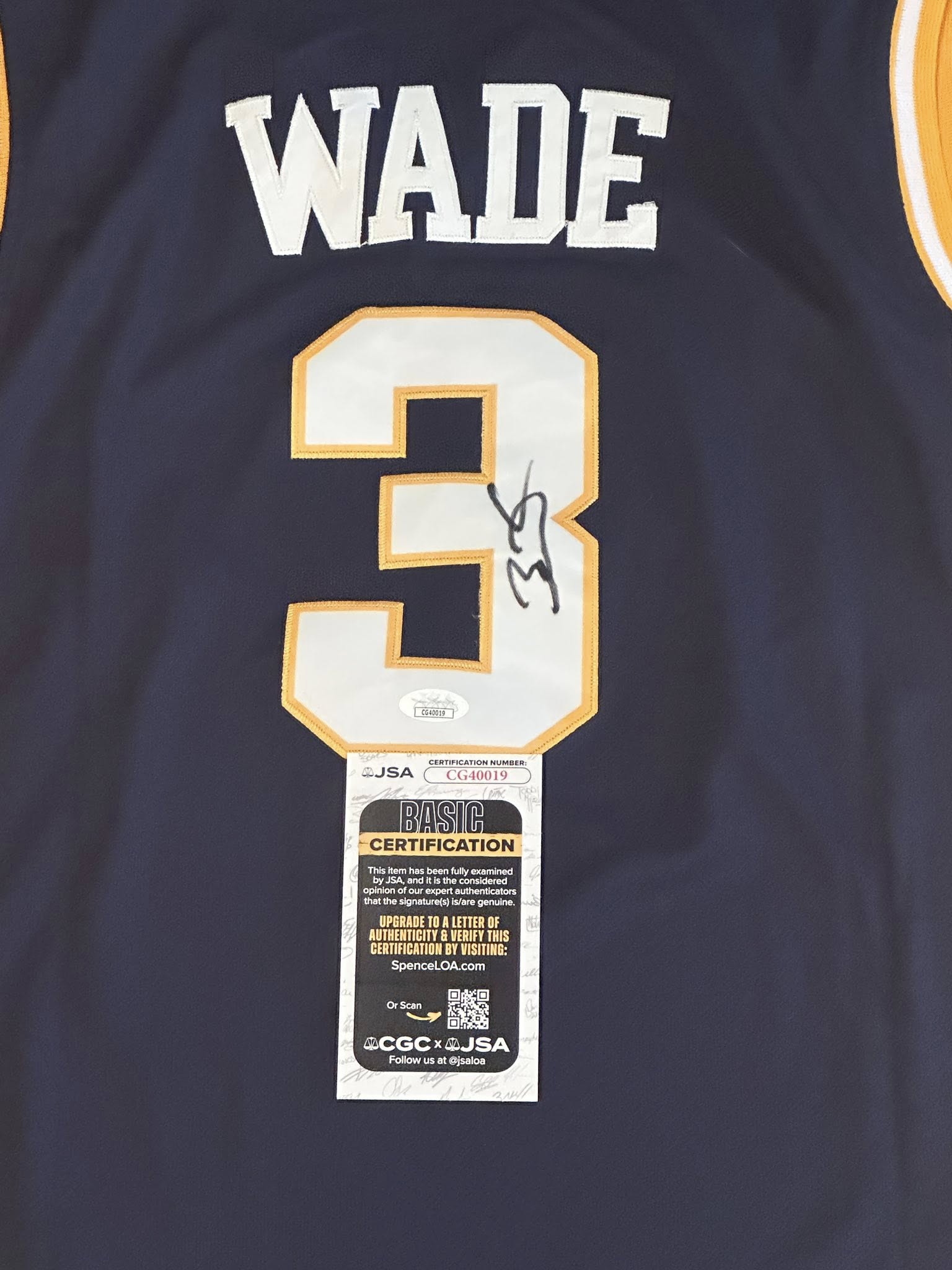 Dwyane Wade Autographed Marquette Jersey JSA COA-Right Off The Field