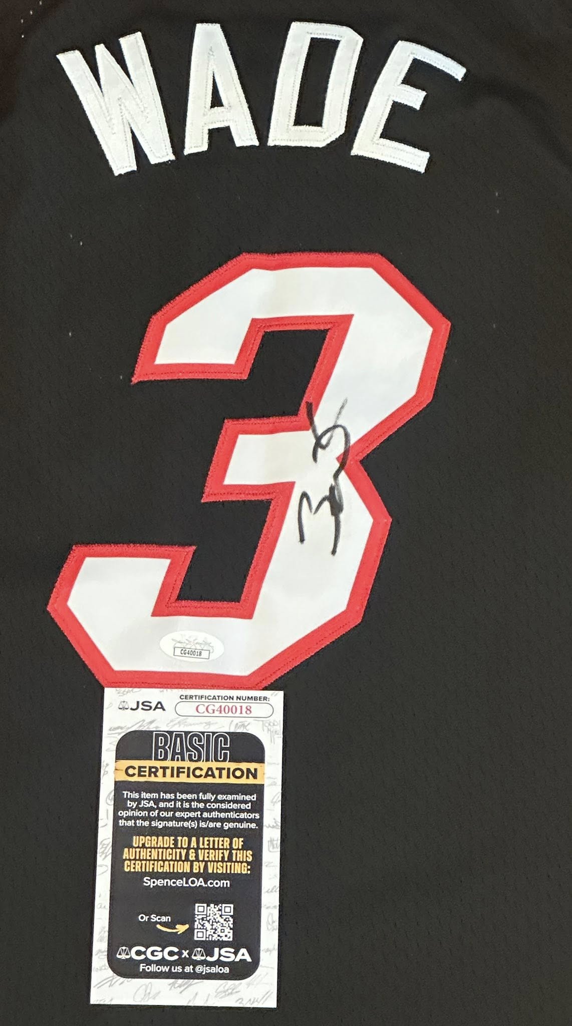 Dwyane Wade Autographed Miami Heat Jersey JSA COA-Right Off The Field