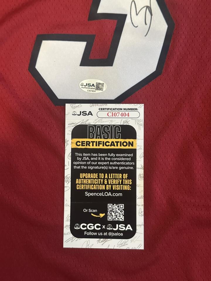 Dwyane Wade Autographed Miami Heat Jersey JSA COA-Right Off The Field
