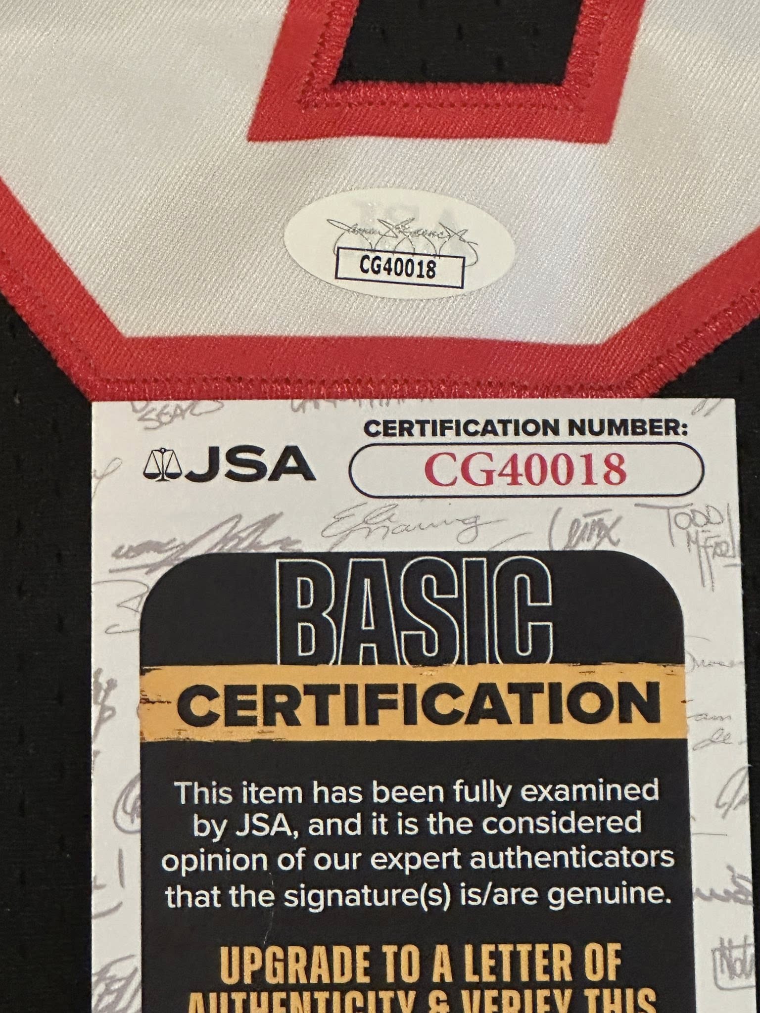 Dwyane Wade Autographed Miami Heat Jersey JSA COA-Right Off The Field