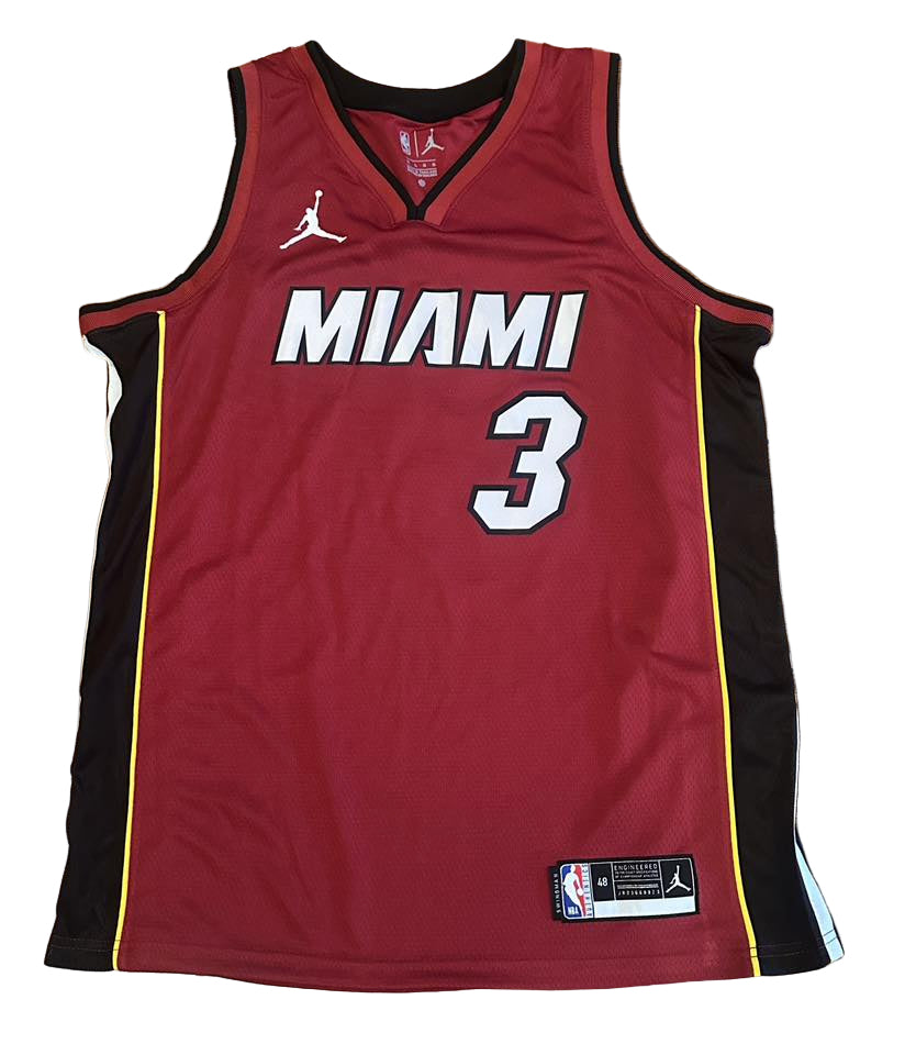 Dwyane Wade Autographed Miami Heat Jersey JSA COA-Right Off The Field