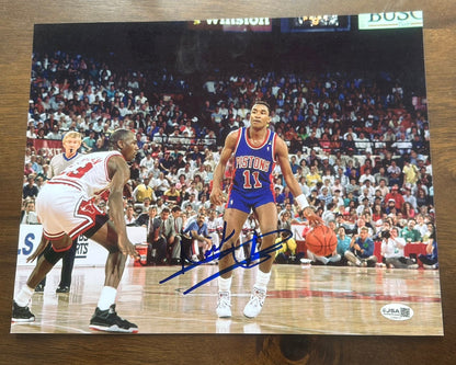 Isiah Thomas Autographed 11x14 Photo JSA COA-Right Off The Field
