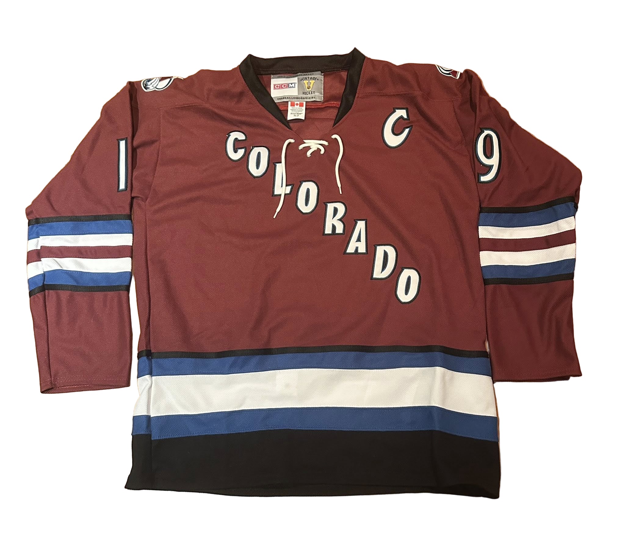 Joe Sakic Autographed Colorado Avalanche Jersey "HOF 12" Inscription Beckett-Right Off The Field