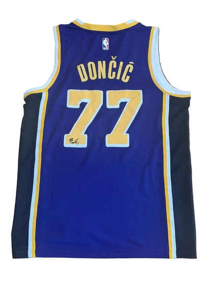 Luka Doncic Autographed Los Angeles Lakers Jersey READ DESCRIPTION-Right Off The Field