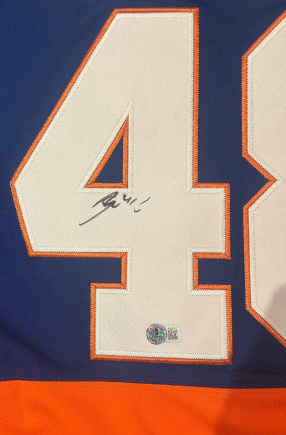 Matthew Schaefer Signed Autographed New York Islanders Jersey Beckett-Right Off The Field