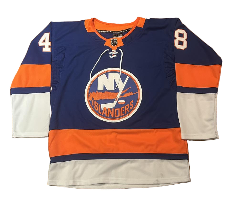 Matthew Schaefer Signed Autographed New York Islanders Jersey Beckett-Right Off The Field
