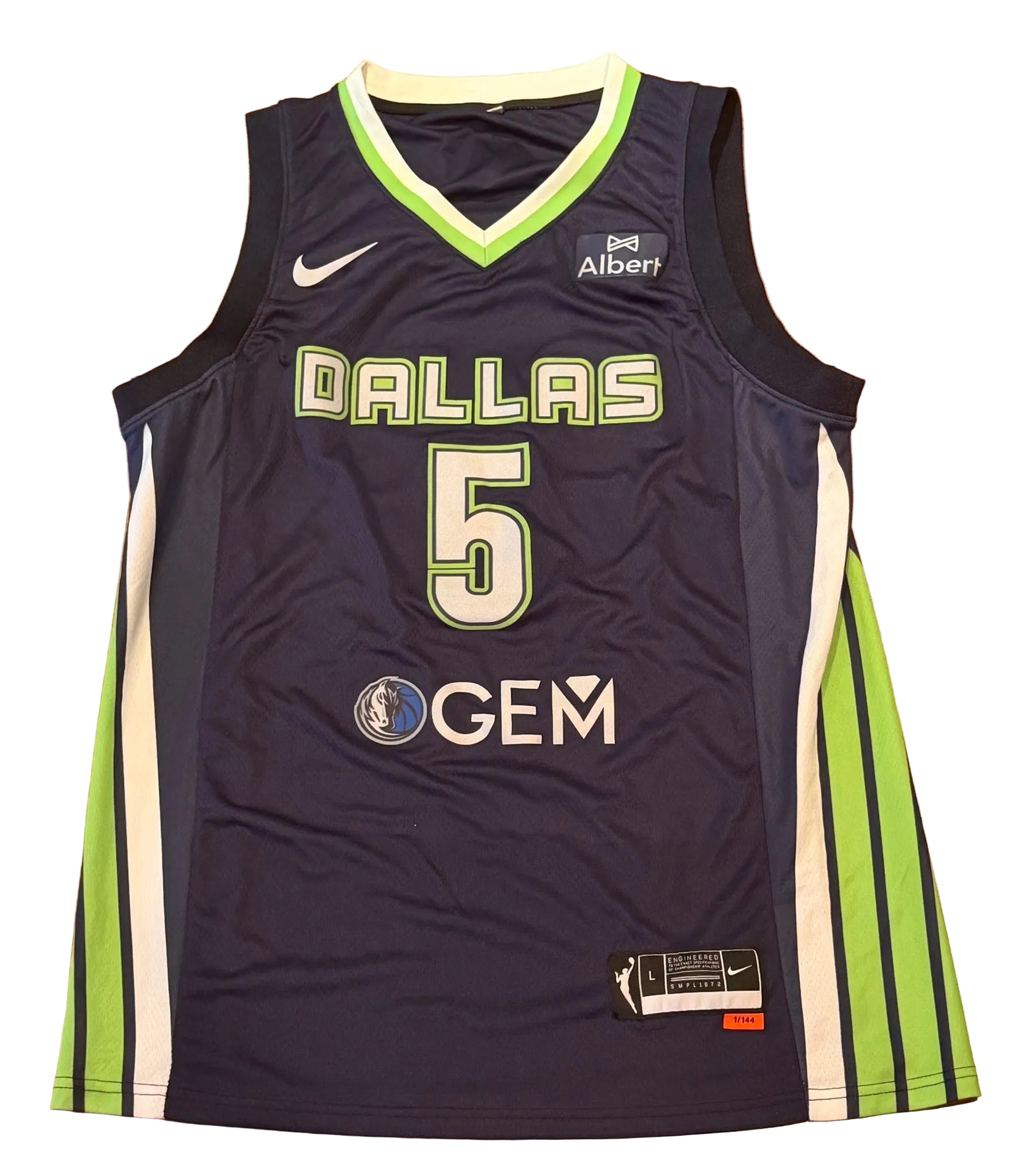 Paige Bueckers Autographed Dallas Wings Jersey JSA COA-Right Off The Field