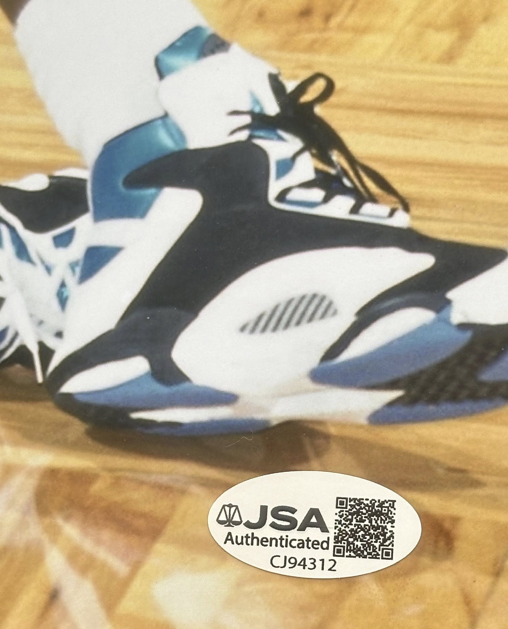 Shaquille O'Neal Autographed 8x10 Photo JSA COA Shaq-Right Off The Field