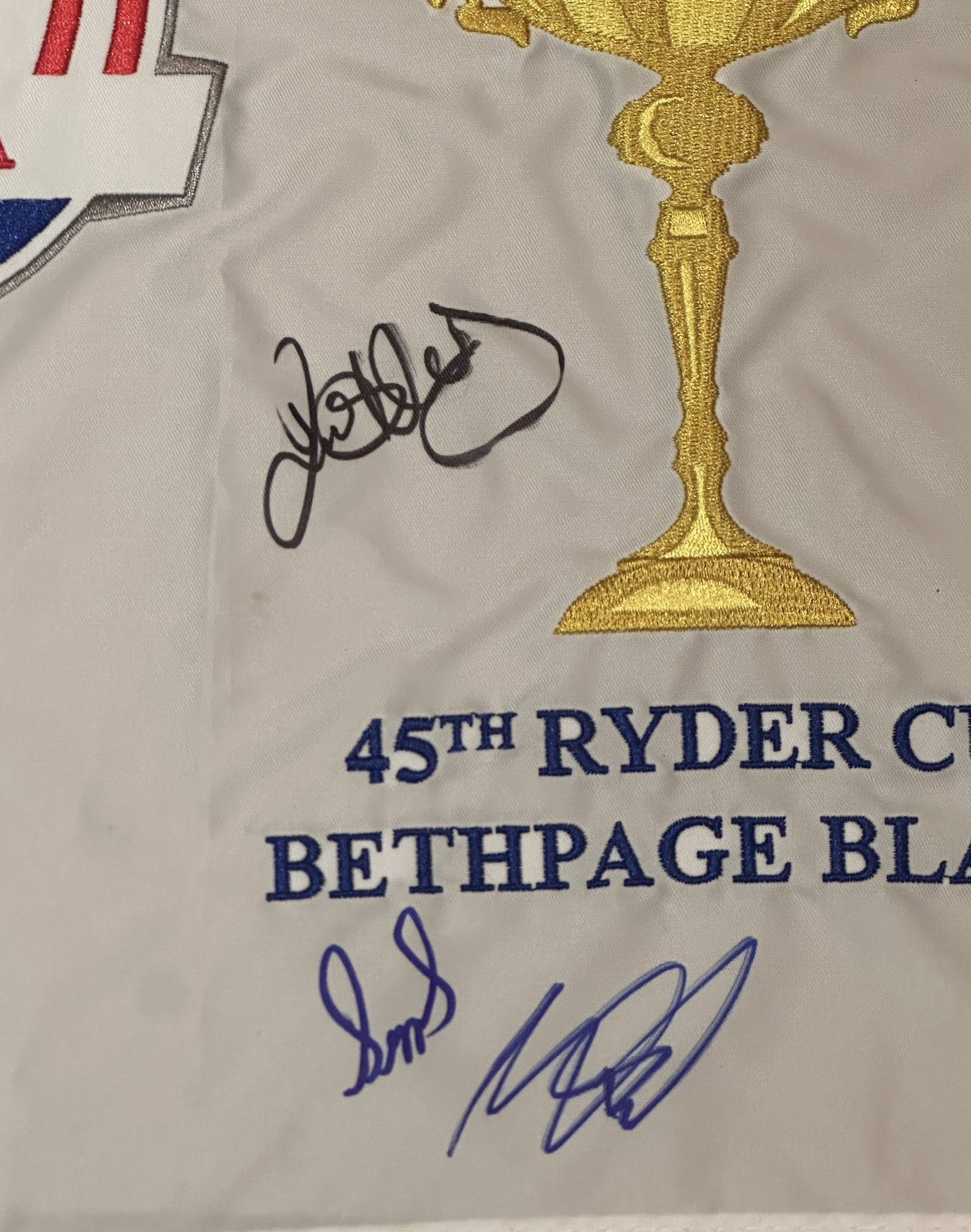 Team Europe Signed 2025 Ryder Cup Pin Flag All 12 Players JSA LOA Rory McIlroy-Right Off The Field