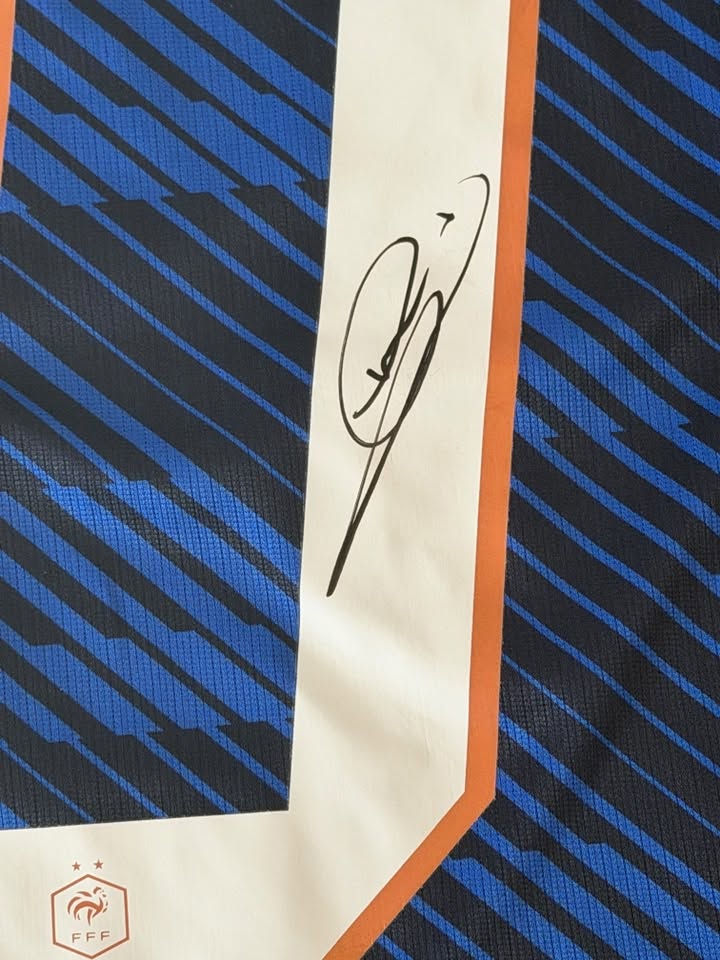 Zinedine Zidane Signed Autographed France Jersey JSA LOA-Right Off The Field